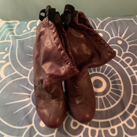 Beautiful Burgundy slouchy booties size 39 - Picture 1 of 6